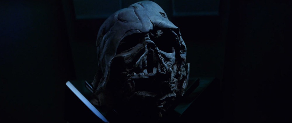 Star-Wars-7-Trailer-3-Darth-Vader-Helmet